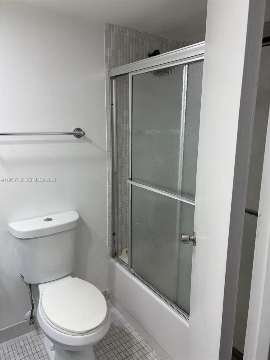 Condo 1BR 1BA - 200 177th Dr, Sunny Isles Beach, FL