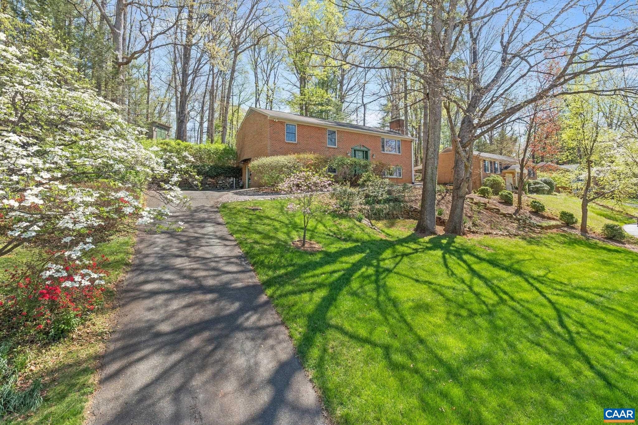 Single Family 4BR 3BA - 2228 BRANDYWINE DR, CHARLOTTESVILLE, VA