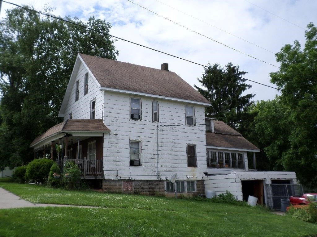 Single Family 5BR 4BA - 203 George Street, Kendall, WI
