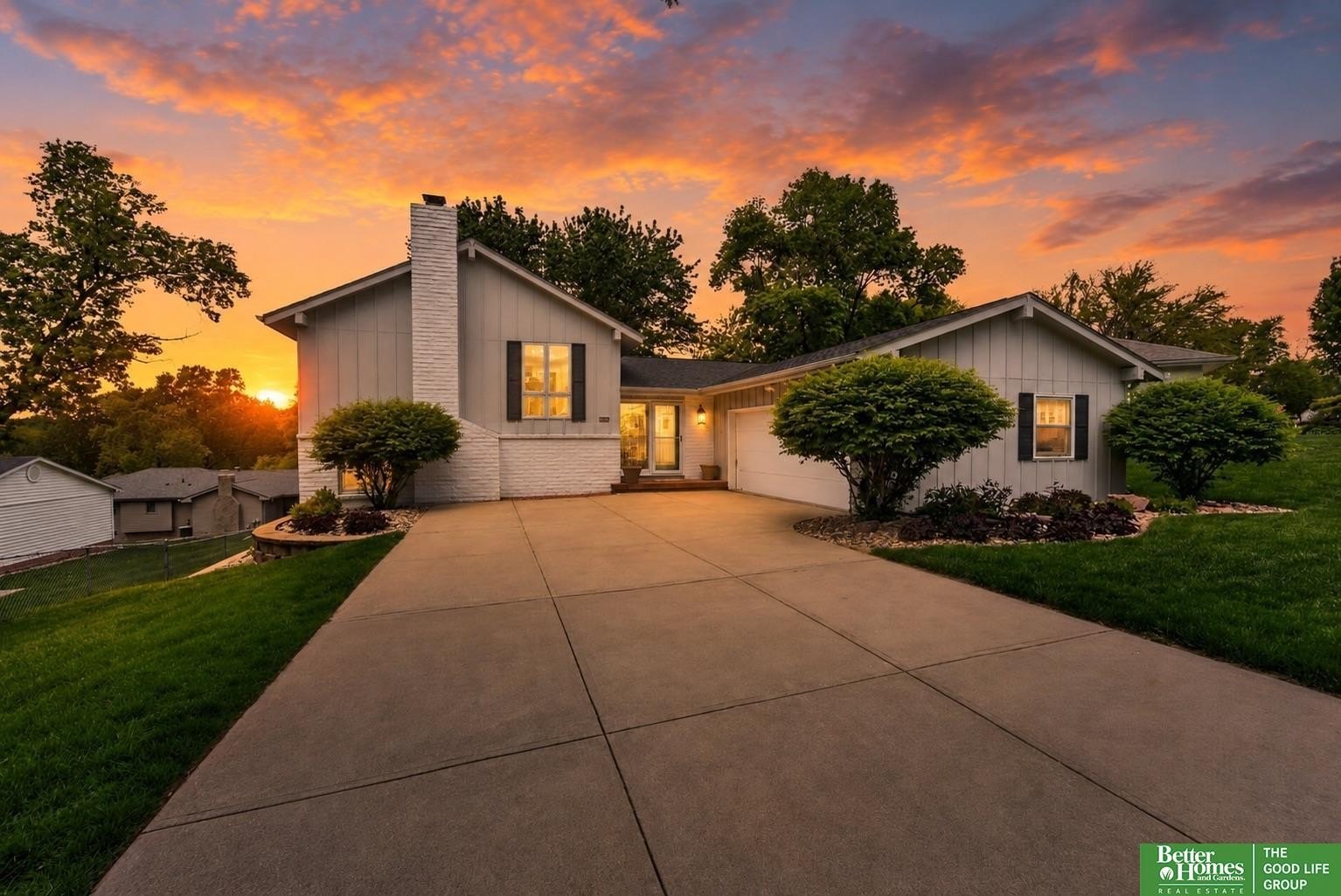 Single Family 4BR 3BA - 12620 Cryer Avenue, Omaha, NE