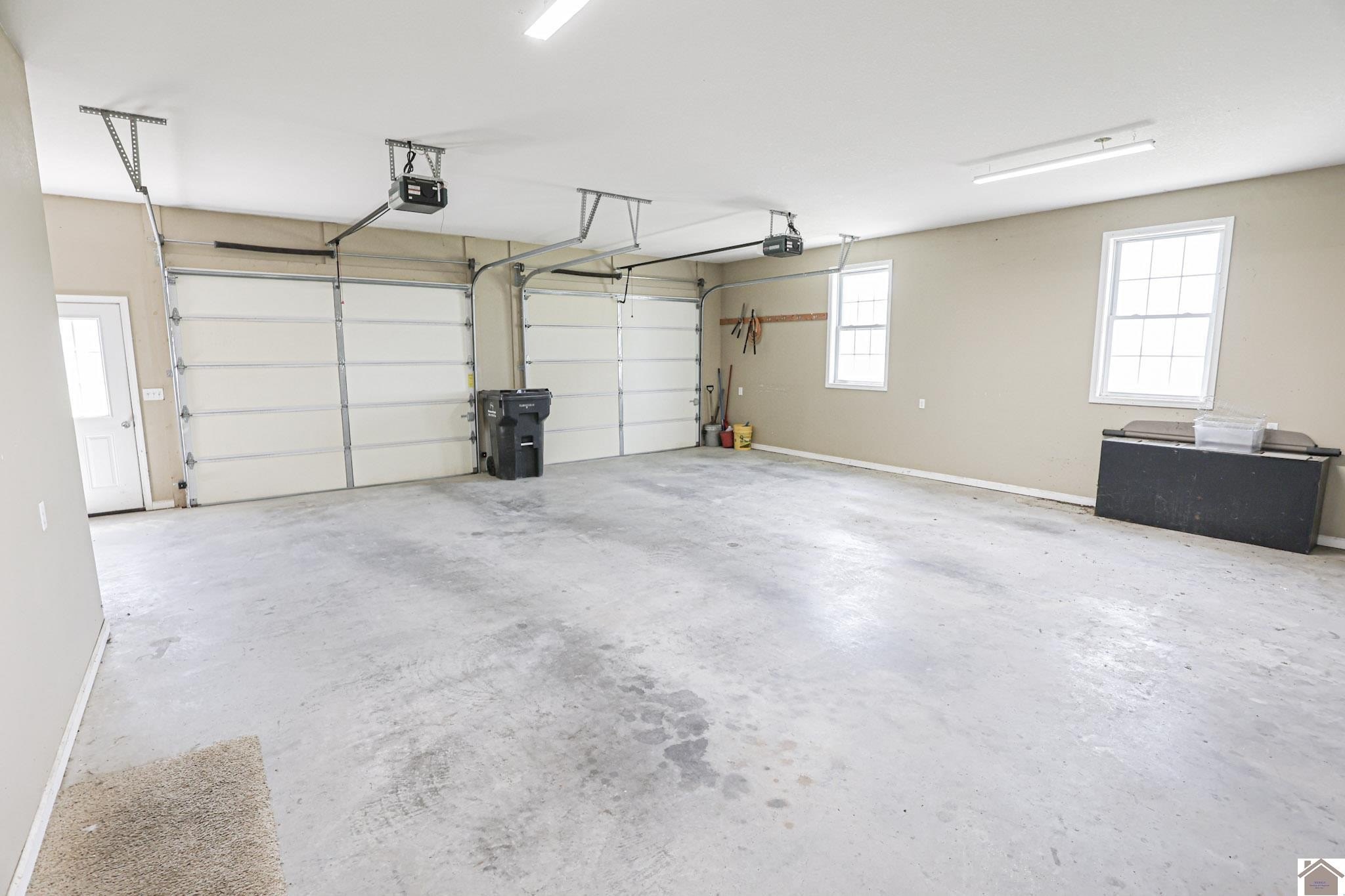 Single Family 5BR 3BA - 7696 Bandana Road, Kevil, KY