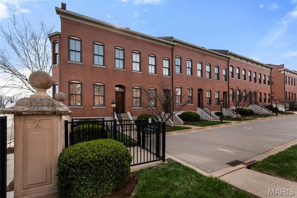 Single Family 3BR 4BA - 1005 Mississippi, St Louis, MO