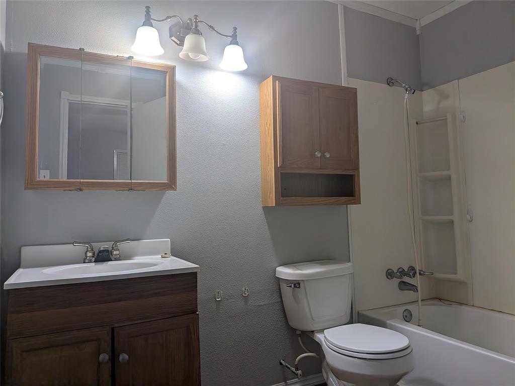 Single Family 3BR 2BA - 2009 County Road 4619, Athens, TX