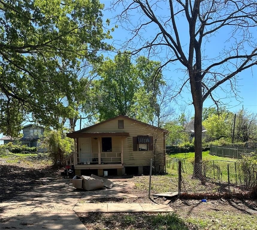 Single Family 3BR 2BA - 2811 Frederick Street, Shreveport, LA