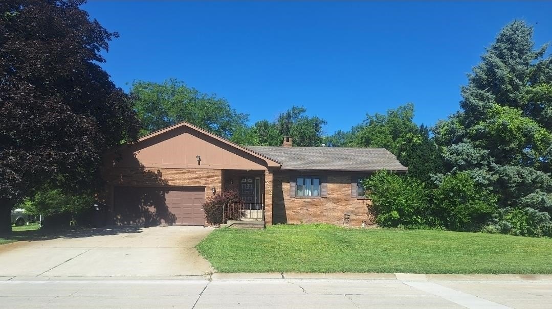 Single Family 5BR 3BA - 352 23rd Avenue, Columbus, NE