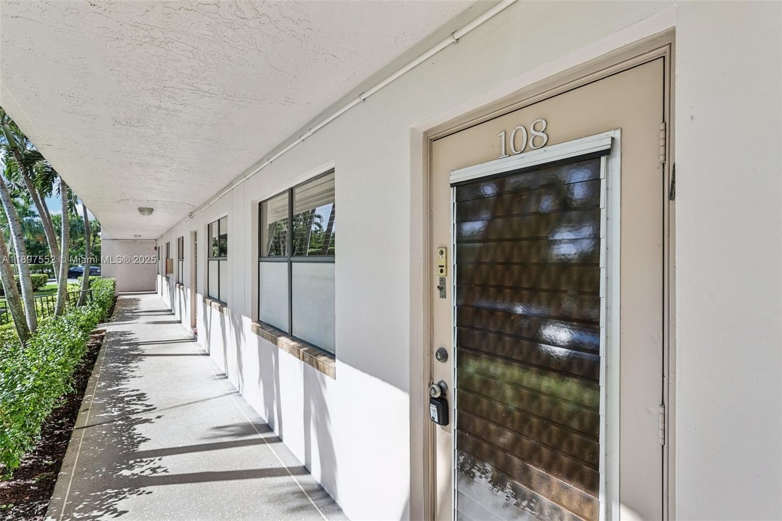 Condo 2BR 2BA - 2981 N Nob Hill Rd, Sunrise, FL
