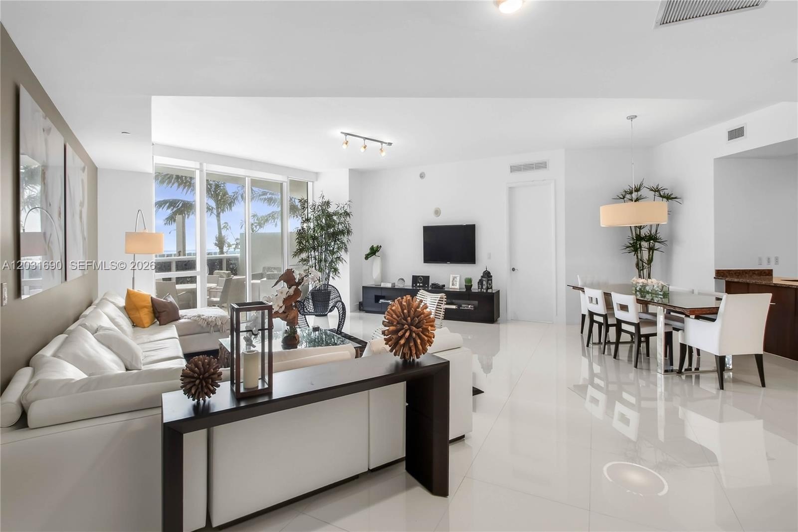 Condo 2BR 2BA - 15811 Collins Ave, Sunny  Isles  Beach, FL