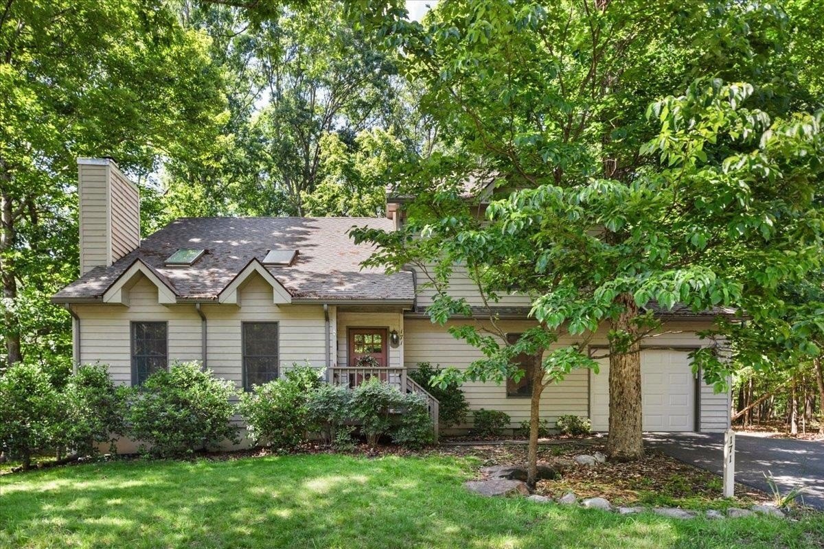 Single Family 4BR 3BA - 171 KAYLOR CIR, MCGAHEYSVILLE, VA