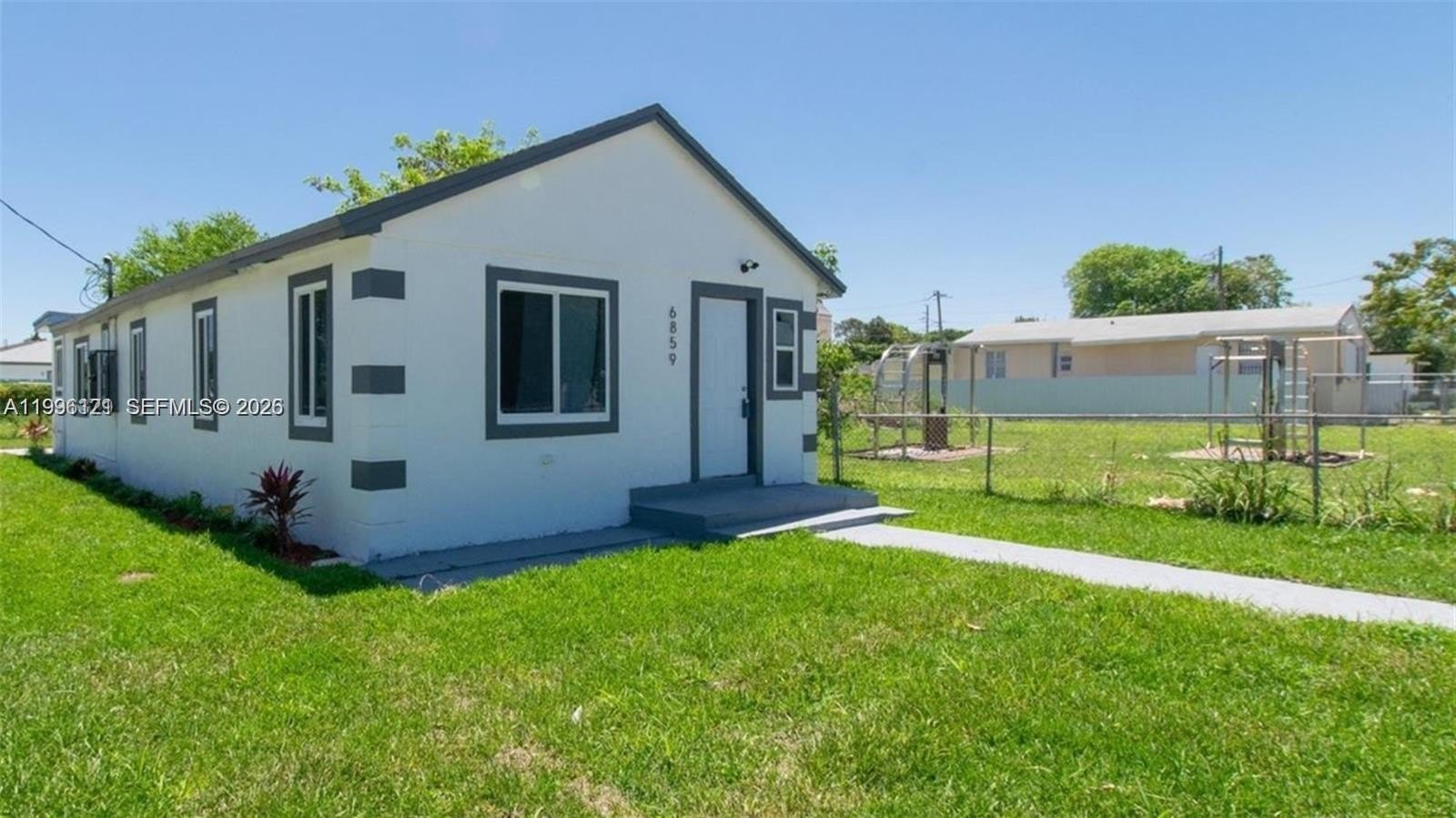 Single Family 3BR 2BA - 6859 NW 17th Ave, Miami, FL