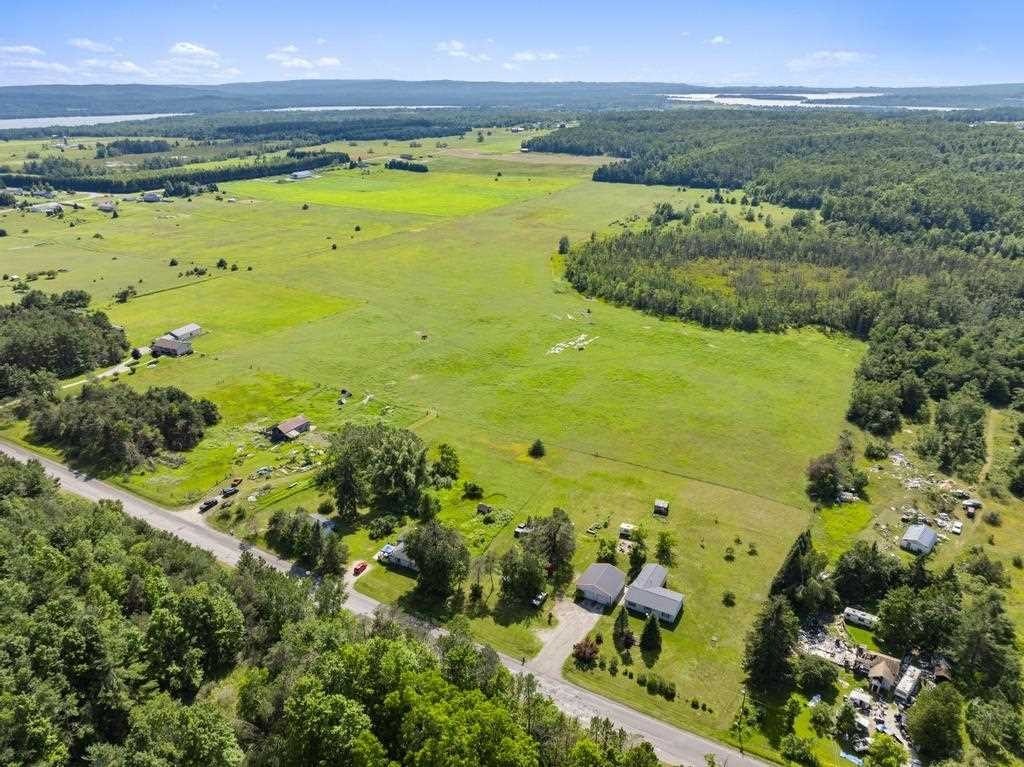 Single Family - 8688 Miller Rd, Alanson, MI