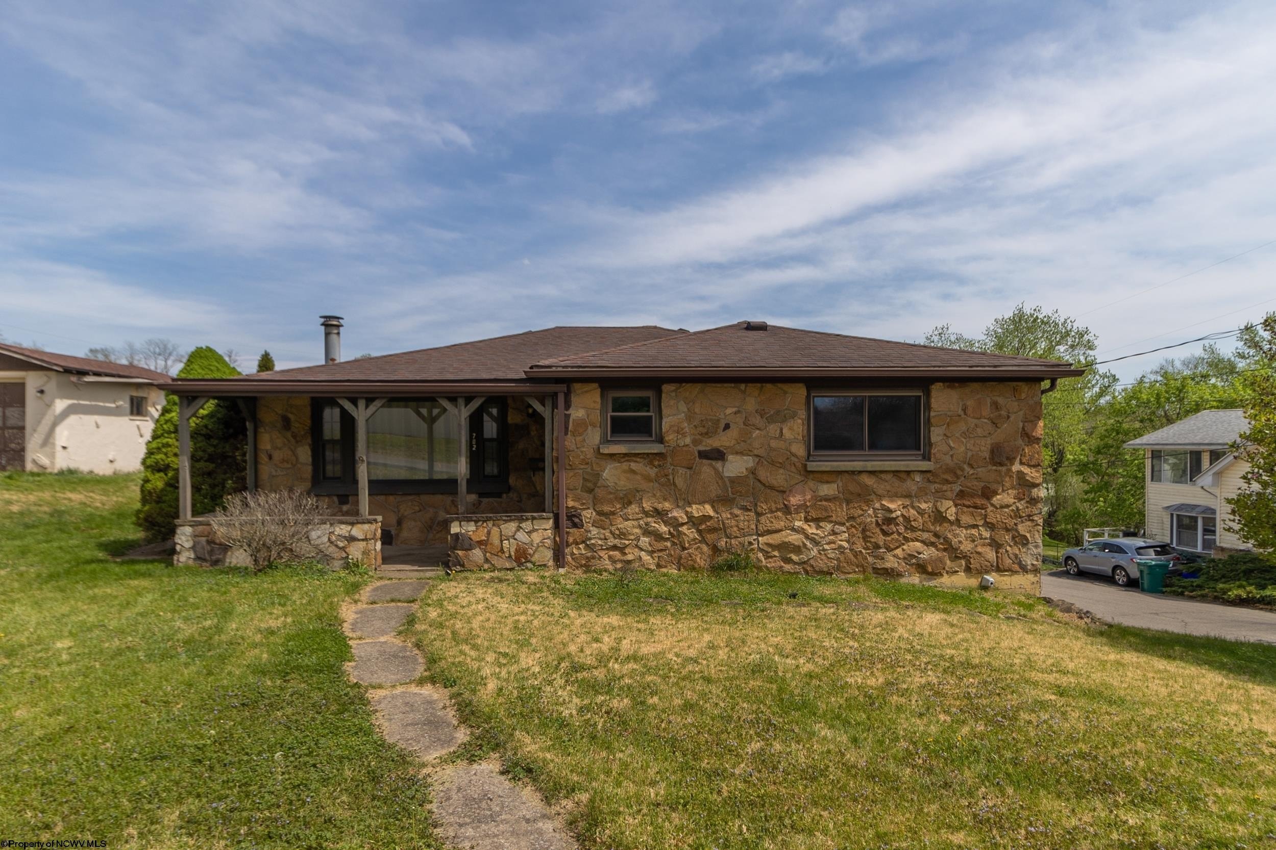 Single Family 3BR 2BA - 702 Lawman Avenue, Bridgeport, WV