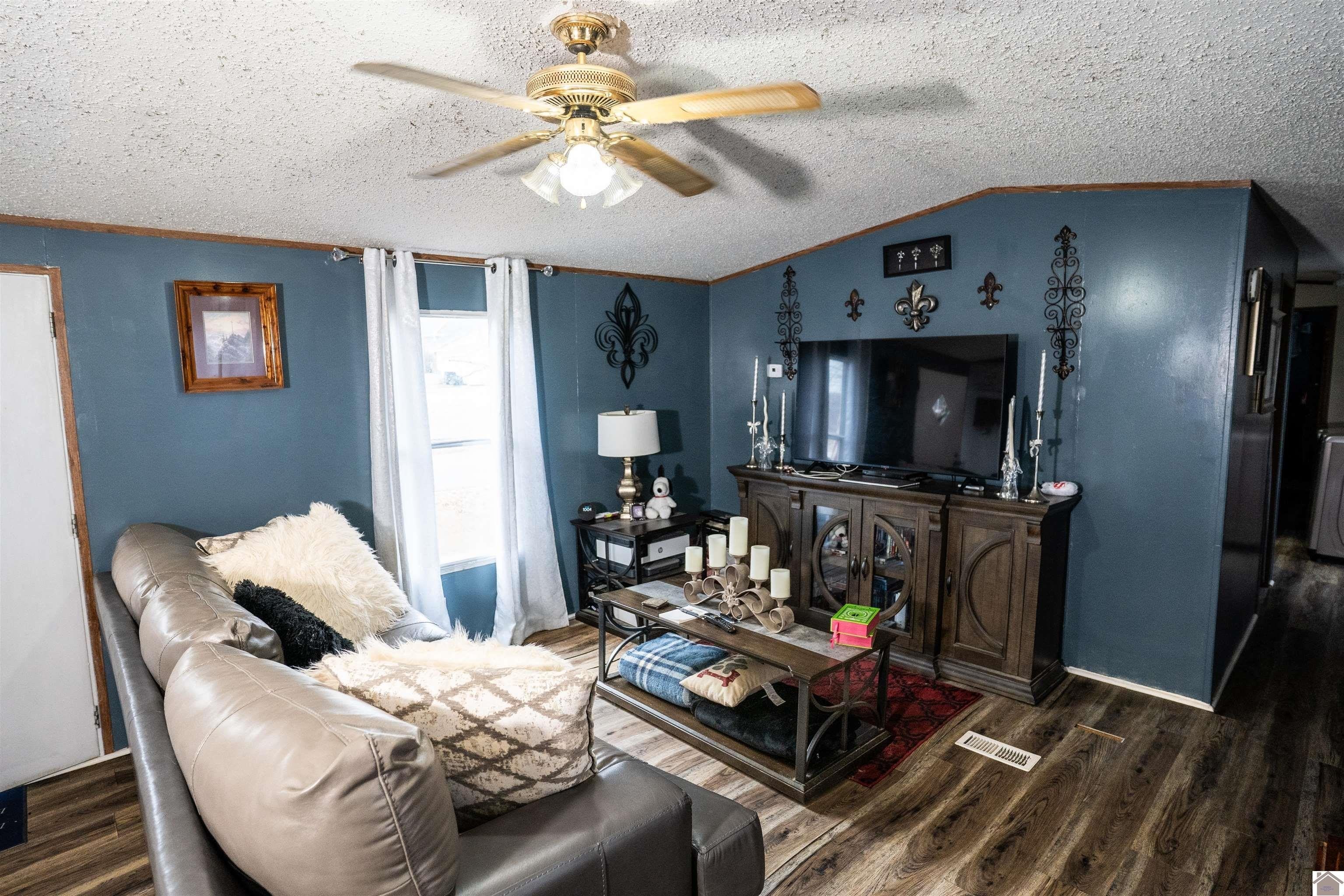 Manufactured Housing 2BR 1BA - 115 W Graham St, Fredonia, KY