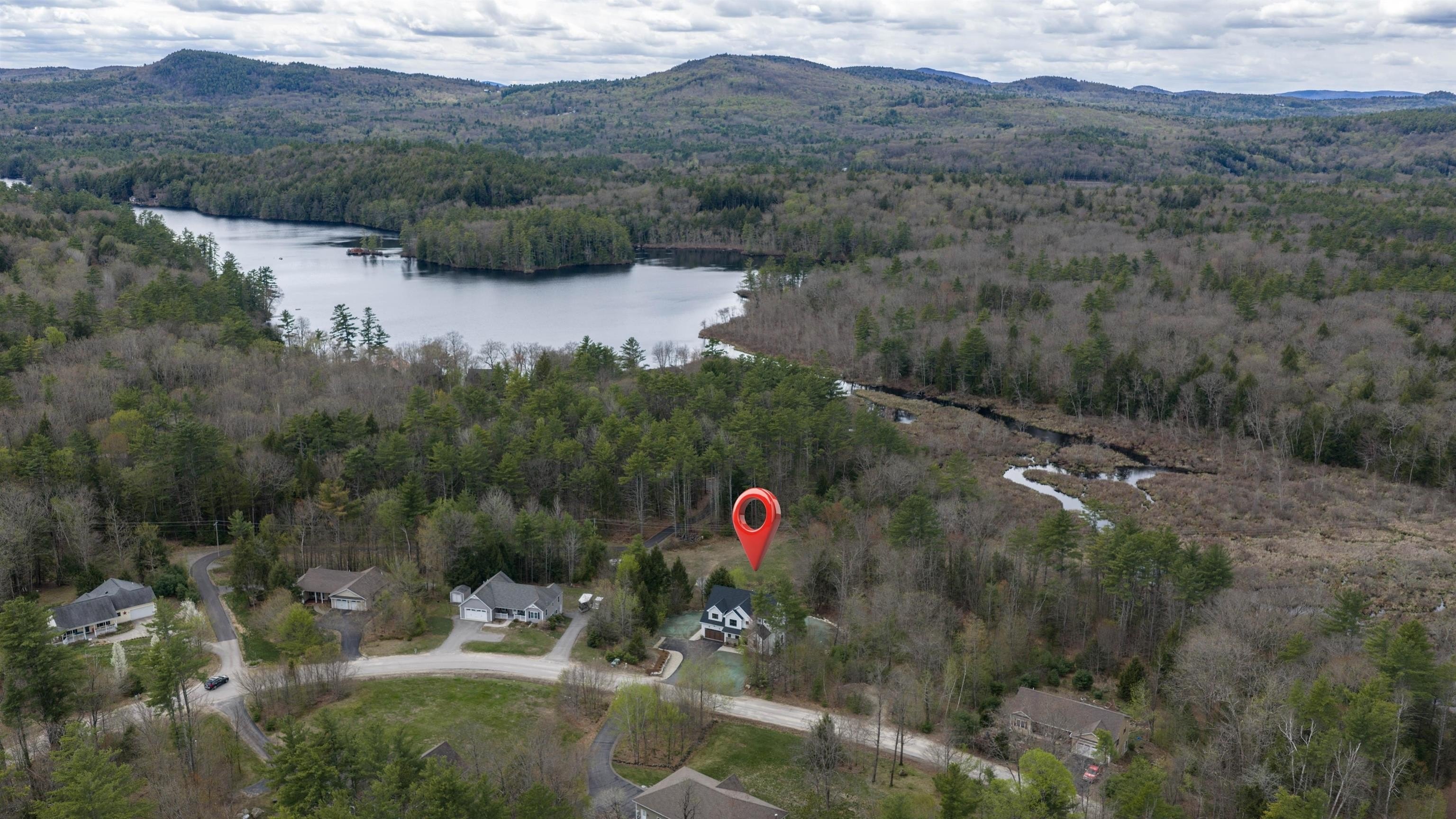Single Family 4BR 3BA - 18 Solace Pointe Road, Meredith, NH