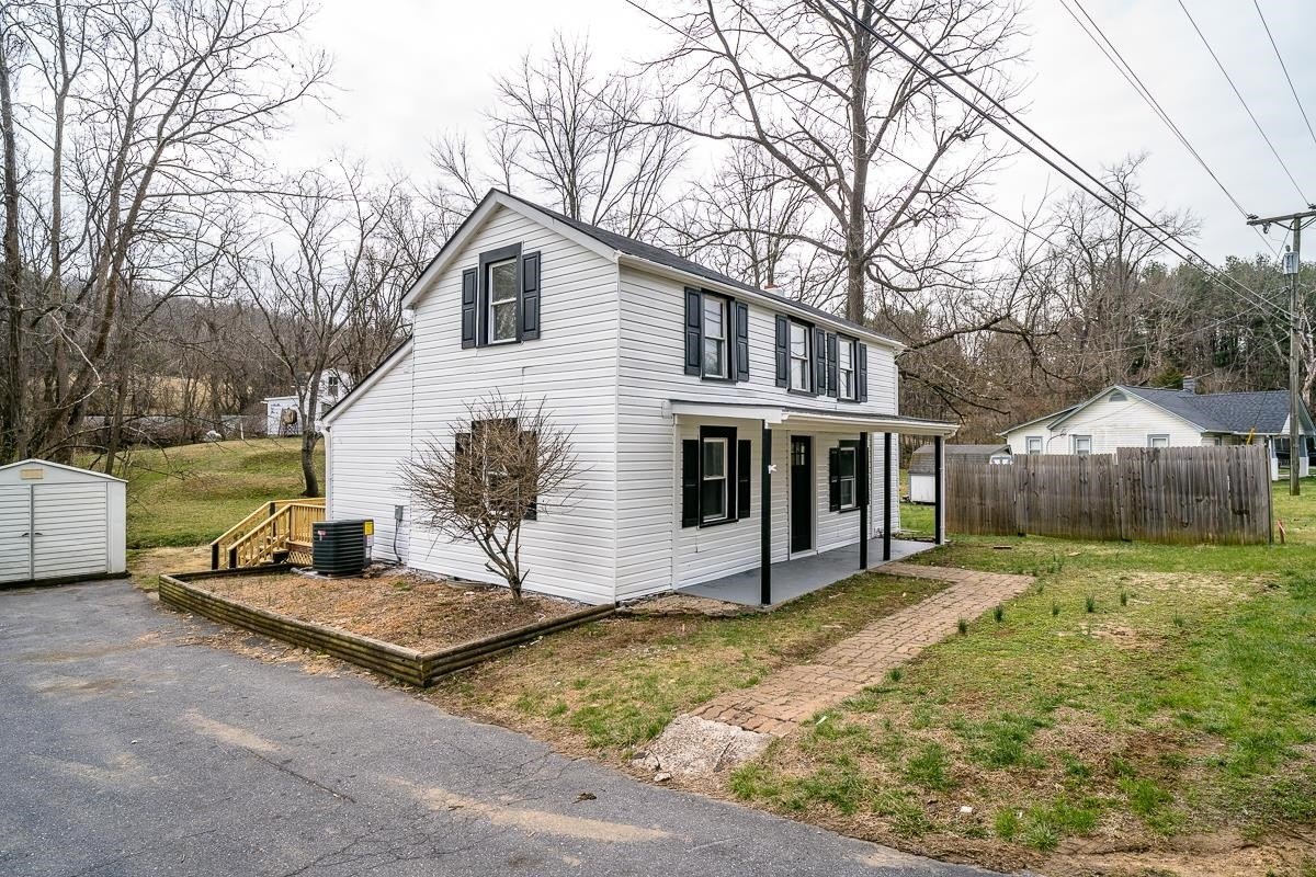 Single Family 3BR 1BA - 537 STRAITH ST, STAUNTON, VA