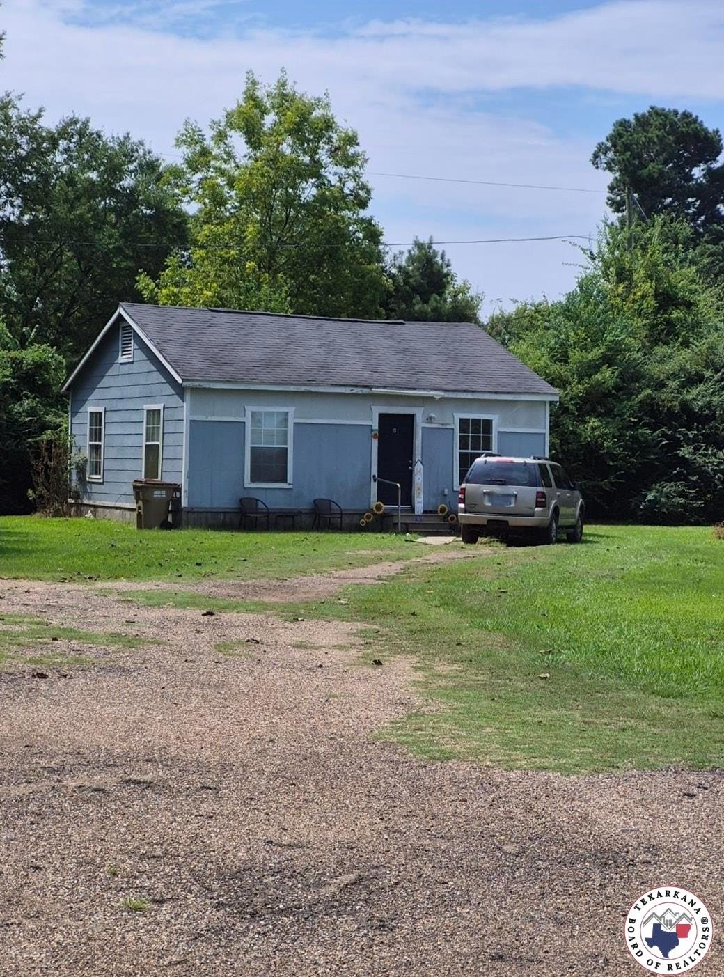 Single Family 2BR 1BA - 8 Meade Place, Hooks, TX