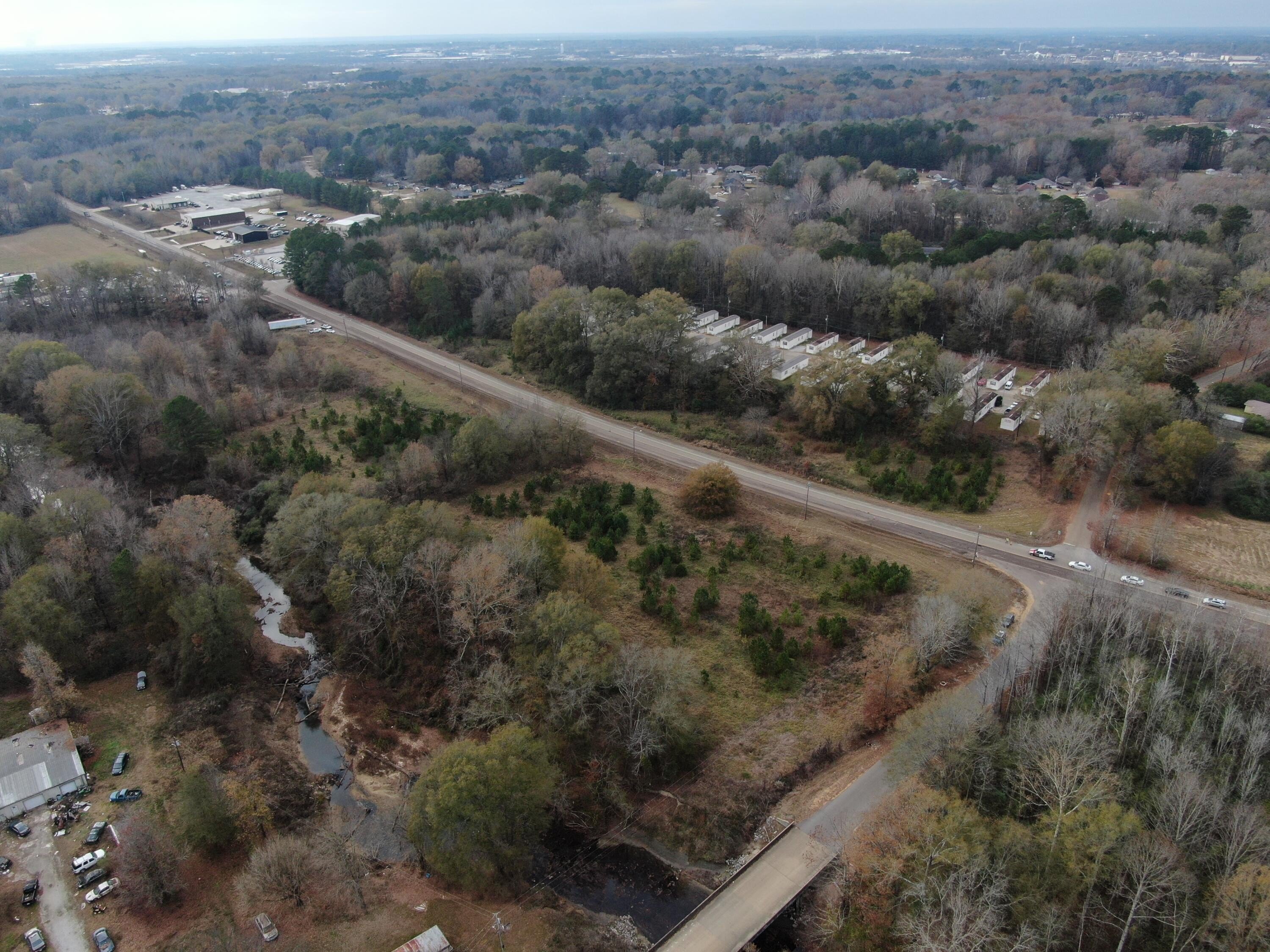 Single Family - 19 ac Eason Blvd, Tupelo, MS