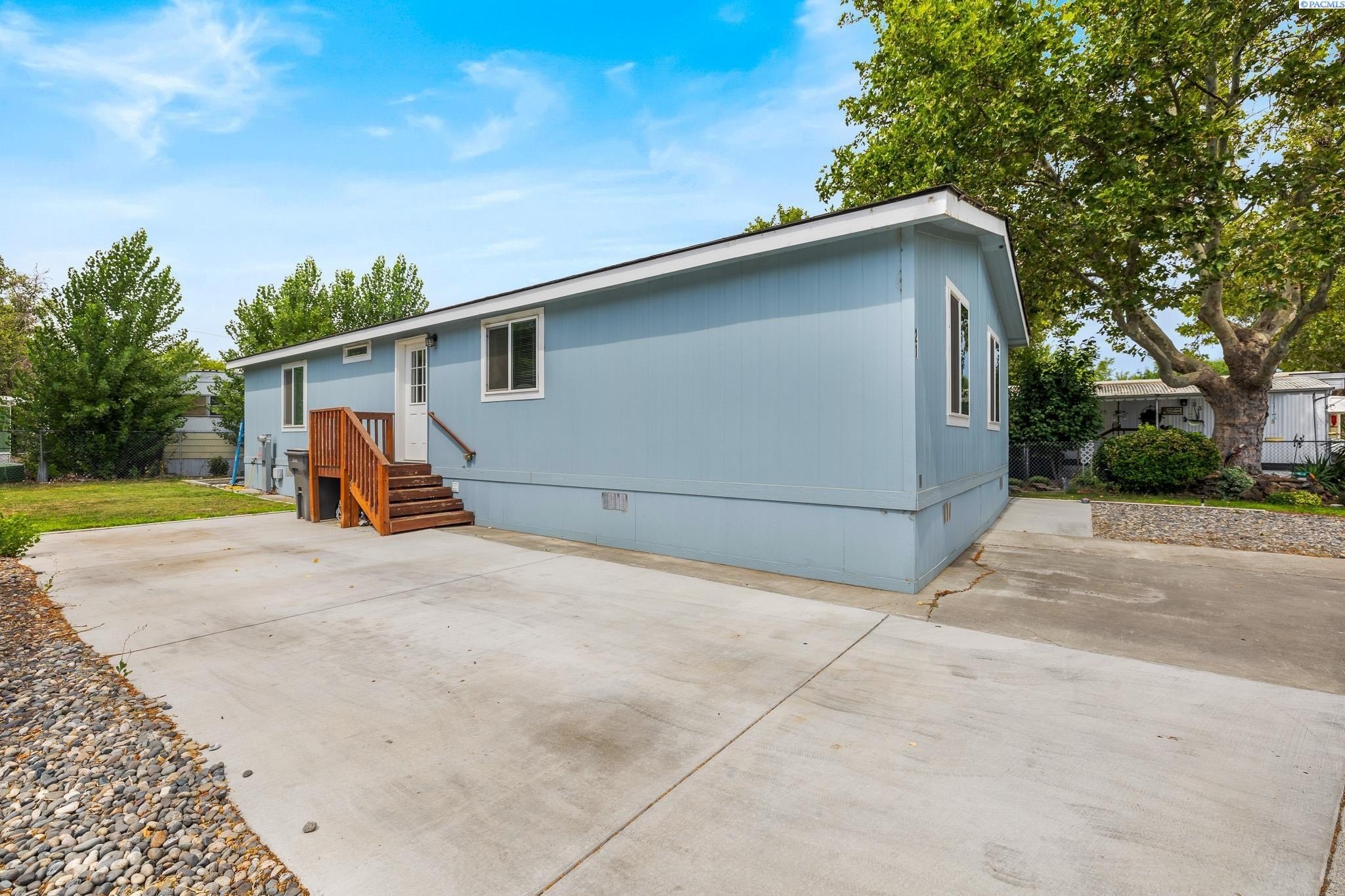 Manufactured Housing 3BR 2BA - 21 Nuclear Ln, Richland, WA