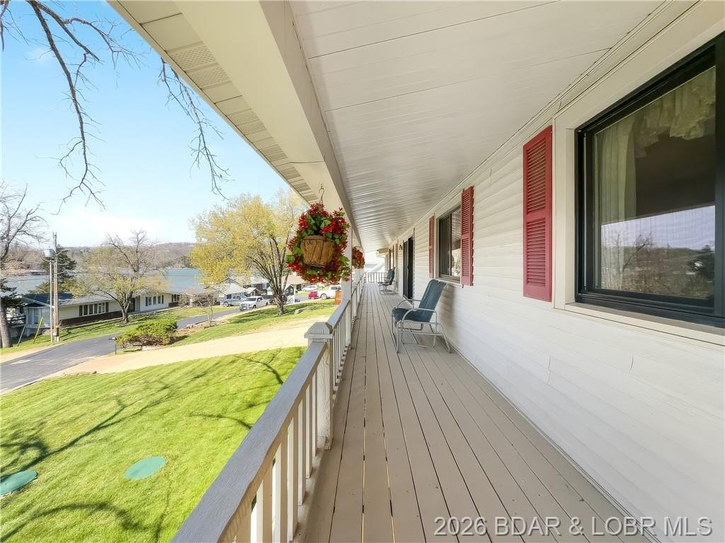 Single Family 4BR 3BA - 529 Normac Drive, Camdenton, MO