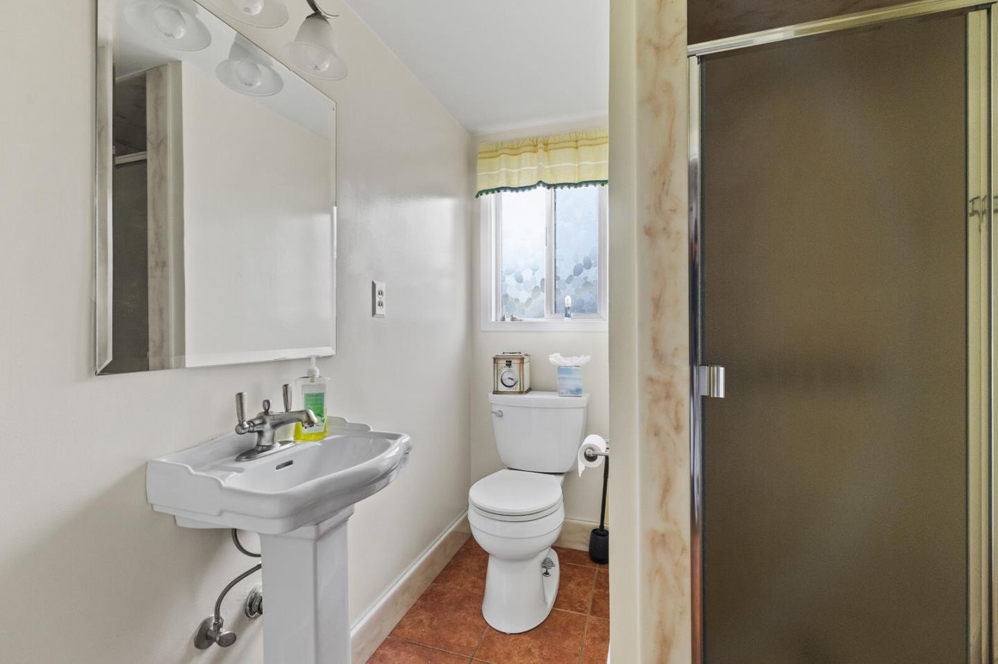 Single Family 3BR 2BA - 1385 Elm ST, SAN CARLOS, CA