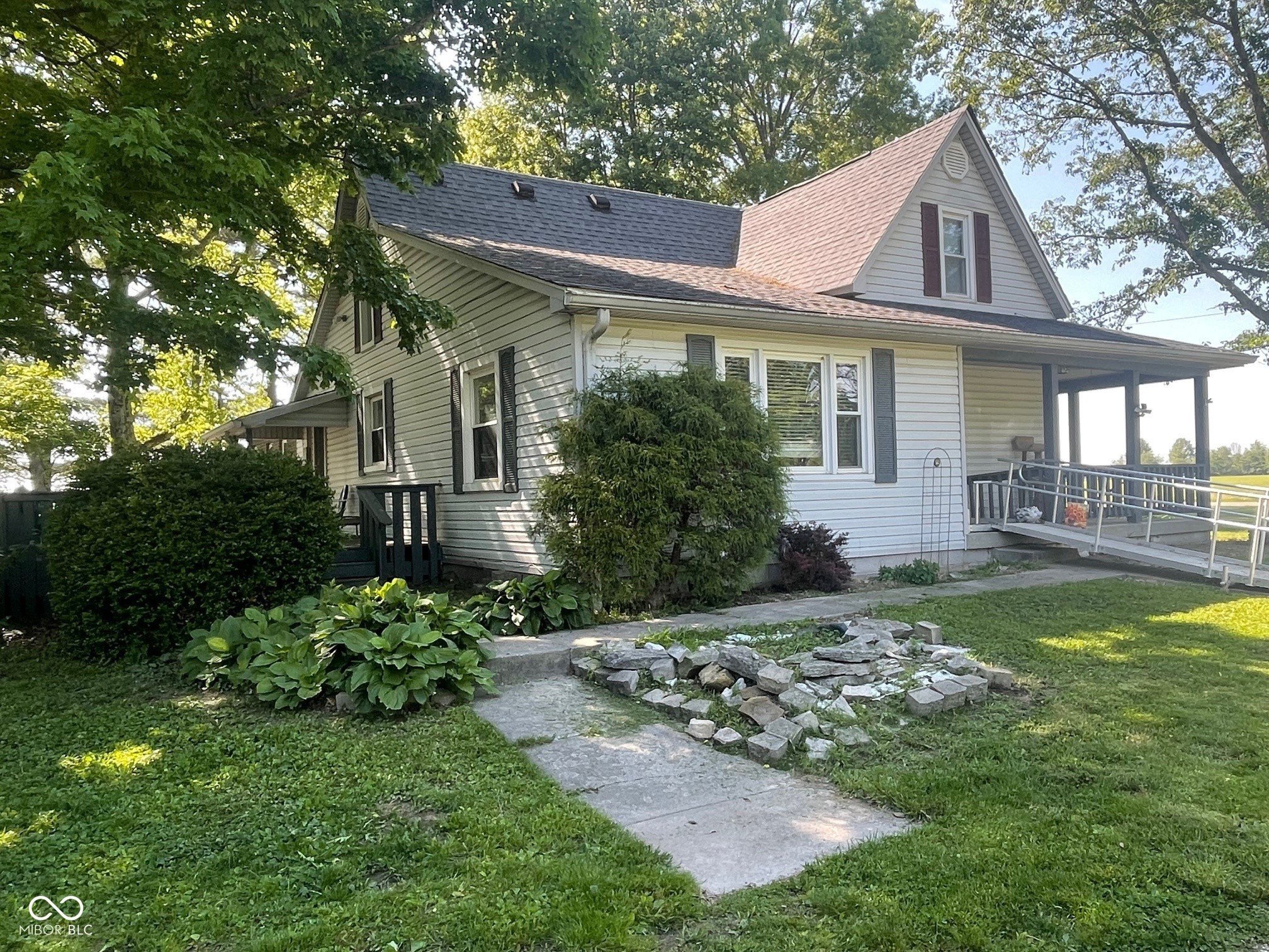 Single Family 3BR 3BA - 13617 W County Road 400 N, Quincy, IN