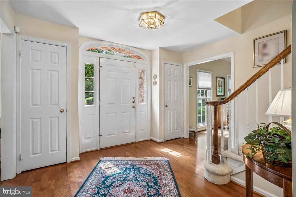 Single Family 4BR 4BA - 7606 RUSTLE RIDGE CT, FAIRFAX STATION, VA