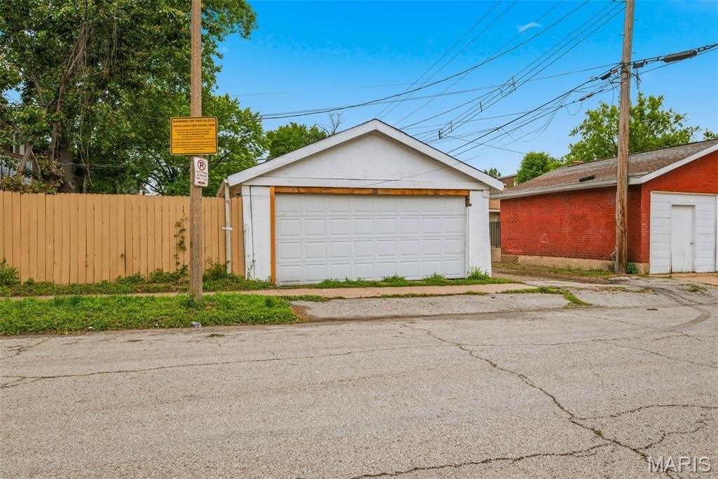 Single Family 4BR 2BA - 3662 Minnesota Avenue, St Louis, MO