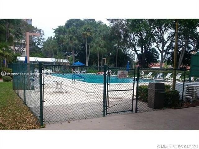 Condo 2BR 2BA - 1000 St Charles Pl, Pembroke Pines, FL