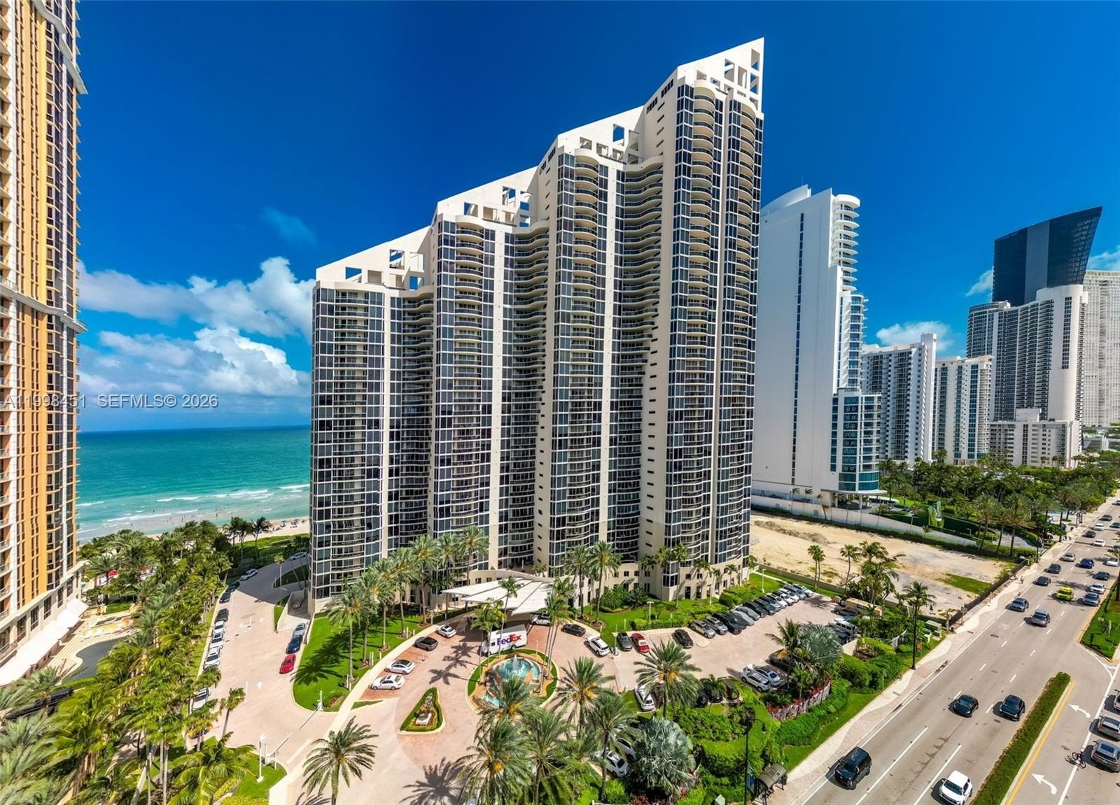 Condo 2BR 3BA - 17555 Collins Ave, Sunny Isles Beach, FL