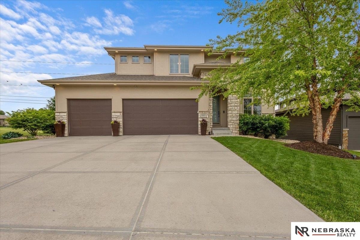 Single Family 5BR 4BA - 19655 Farnam Street, Omaha, NE
