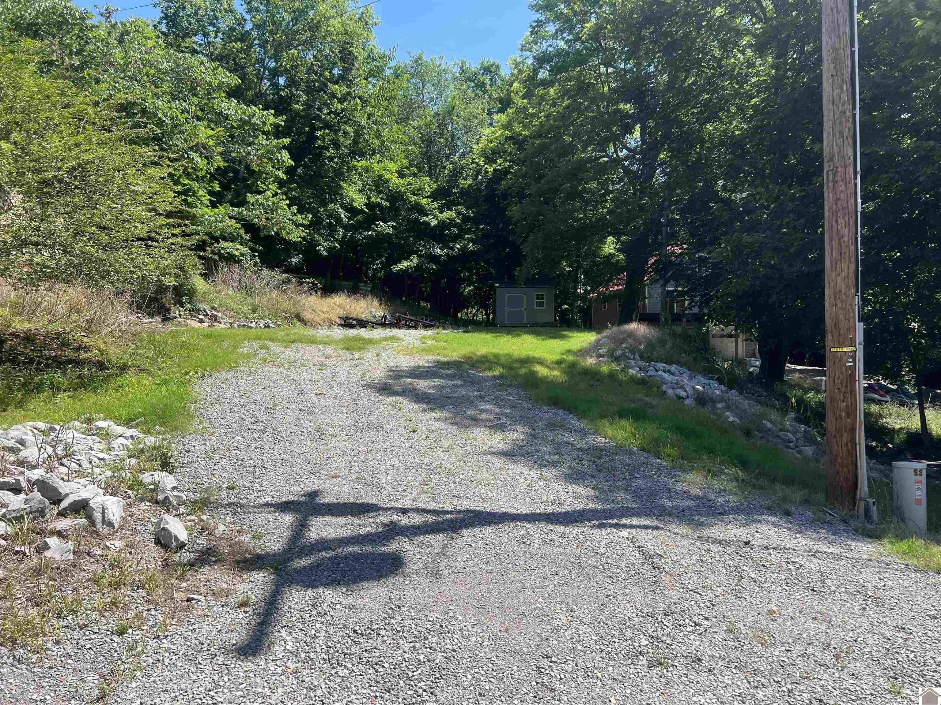 Other - 73 Lakeshore Dr, Eddyville, KY
