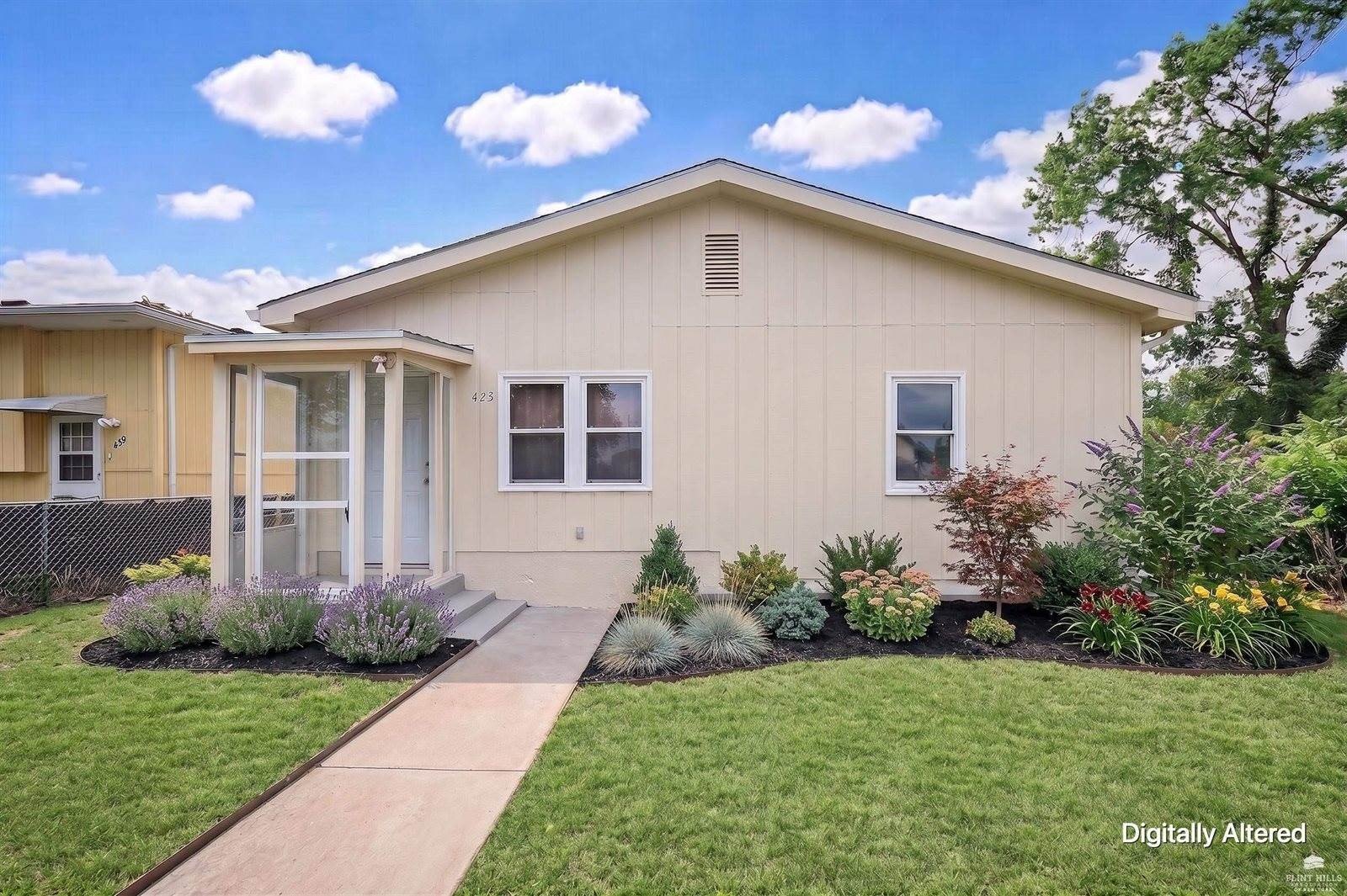 Single Family 3BR 1BA - 423 West 12th Street, Junction City, KS