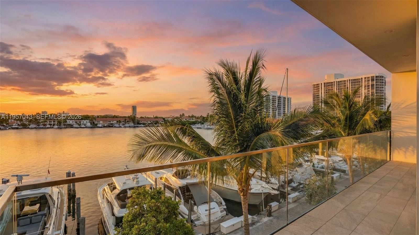 Single Family 4BR 5BA - 3750 Yacht Club Dr, Aventura, FL