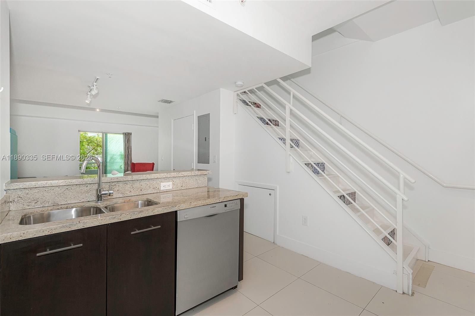 Condo 2BR 3BA - 945 Jefferson Ave, Miami Beach, FL