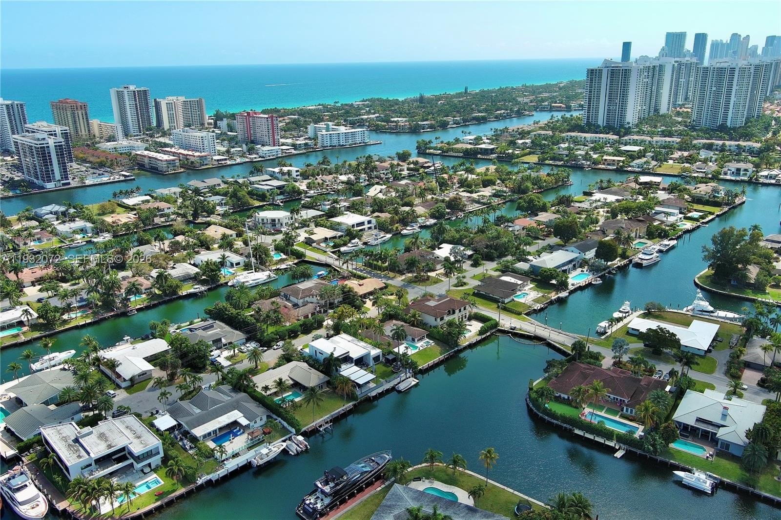 Co-op 1BR 1BA - 450 Paradise Isle Blvd, Hallandale Beach, FL