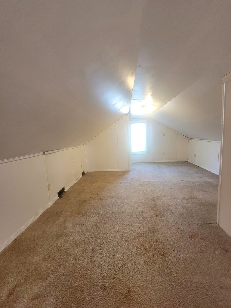 Single Family 4BR 2BA - 180 Old Pemberton Road, BECKLEY, WV