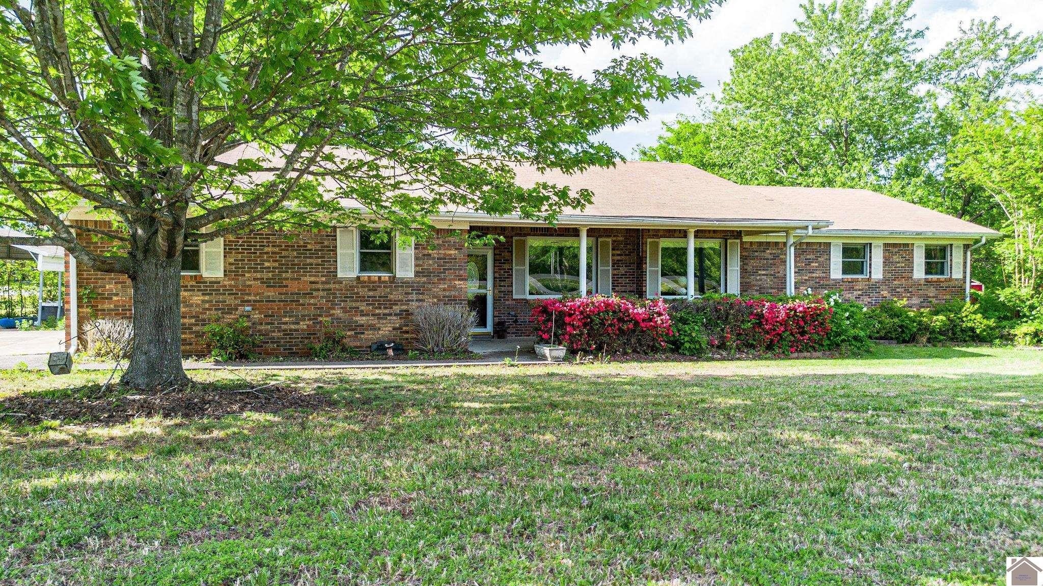 14 Woodland Dr  