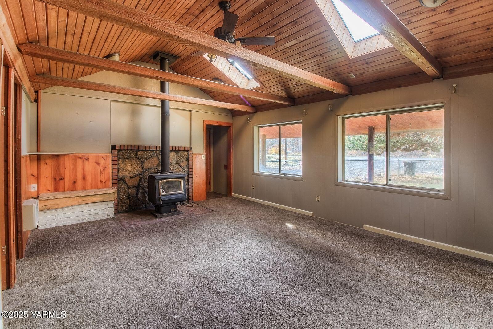 Single Family 3BR 1BA - 10461 State Route 410 Ave, Naches, WA