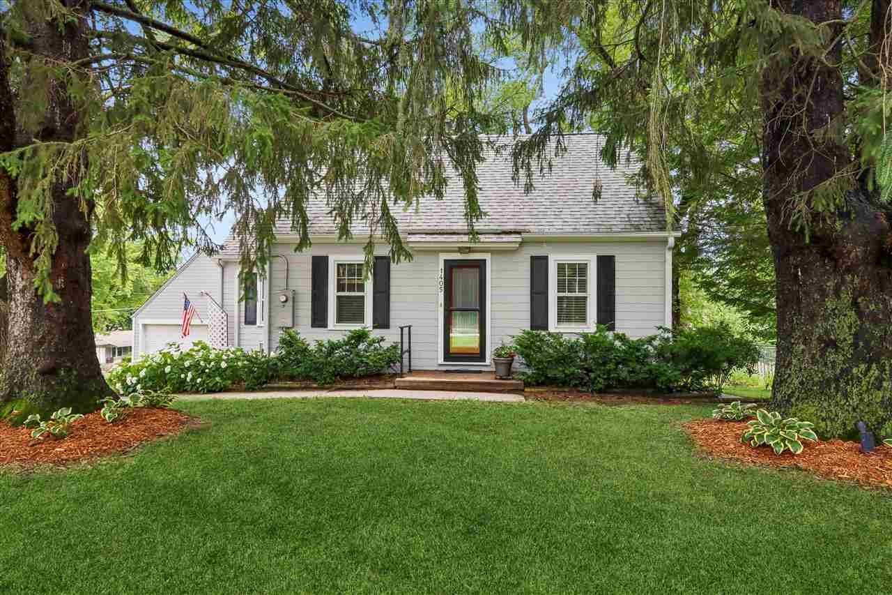 Single Family 3BR 1BA - 1405 W Benton St, IowaCity, IA