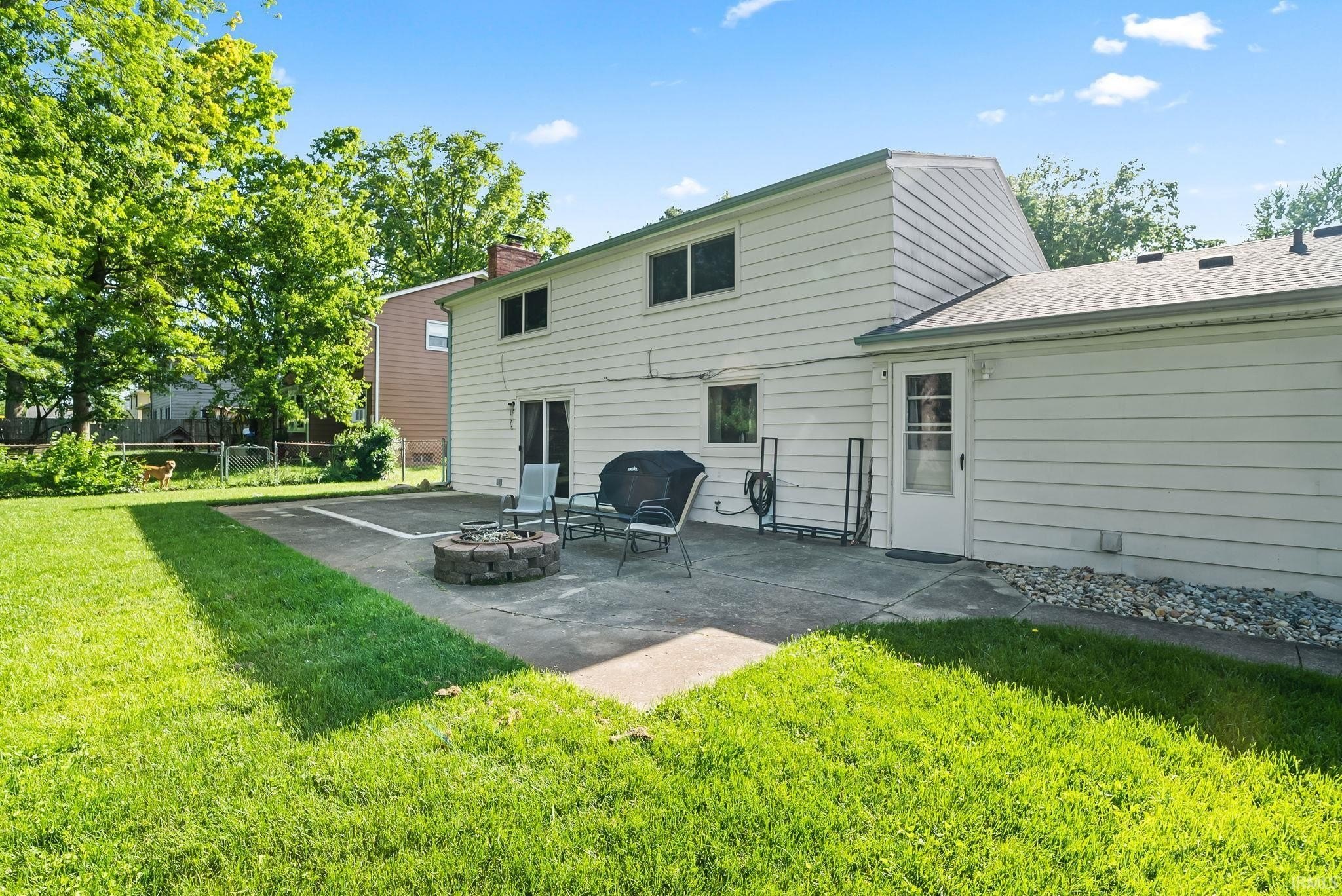 Single Family 4BR 2BA - 4032 Hedwig Drive, Fort Wayne, IN
