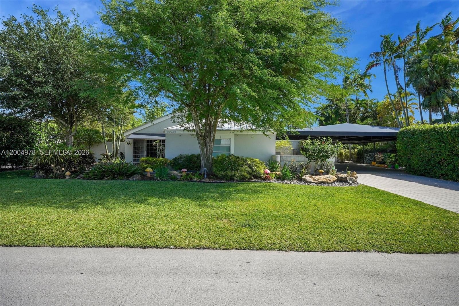 Single Family 4BR 2BA - 15540 SW 152nd Ter, Miami, FL