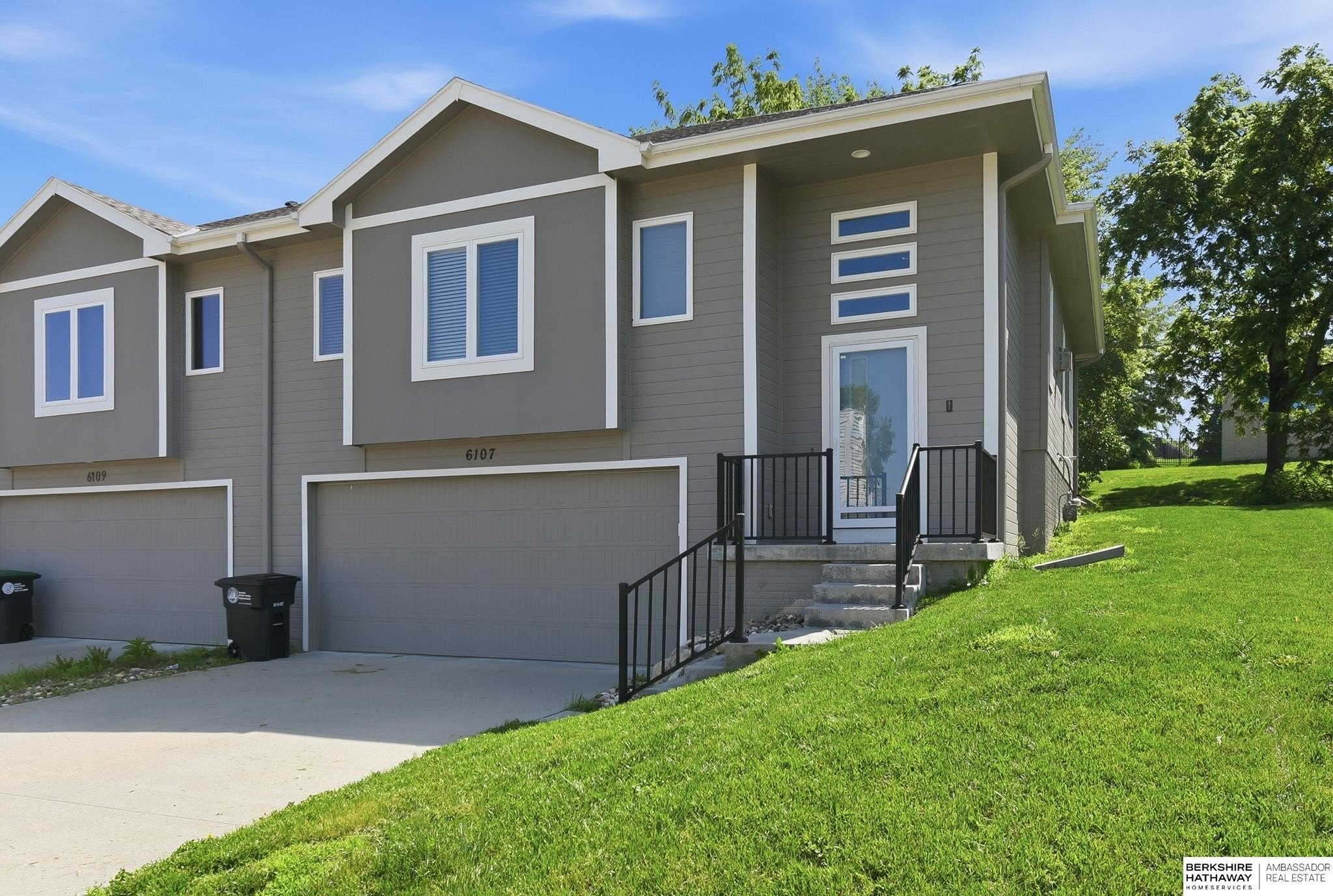 Single Family 3BR 3BA - 6107 N 108 Avenue Circle, Omaha, NE