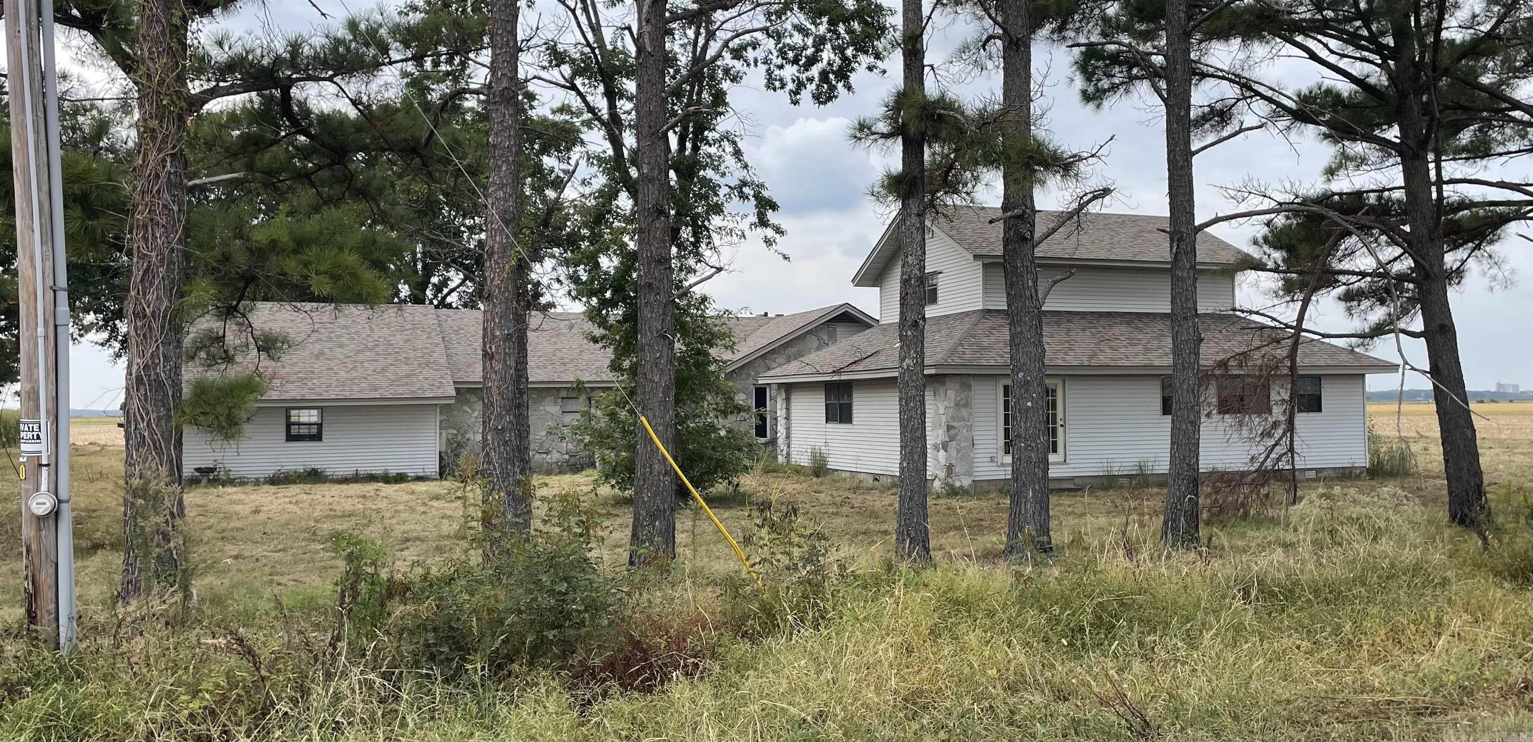 1679 County Road 909 Rd  