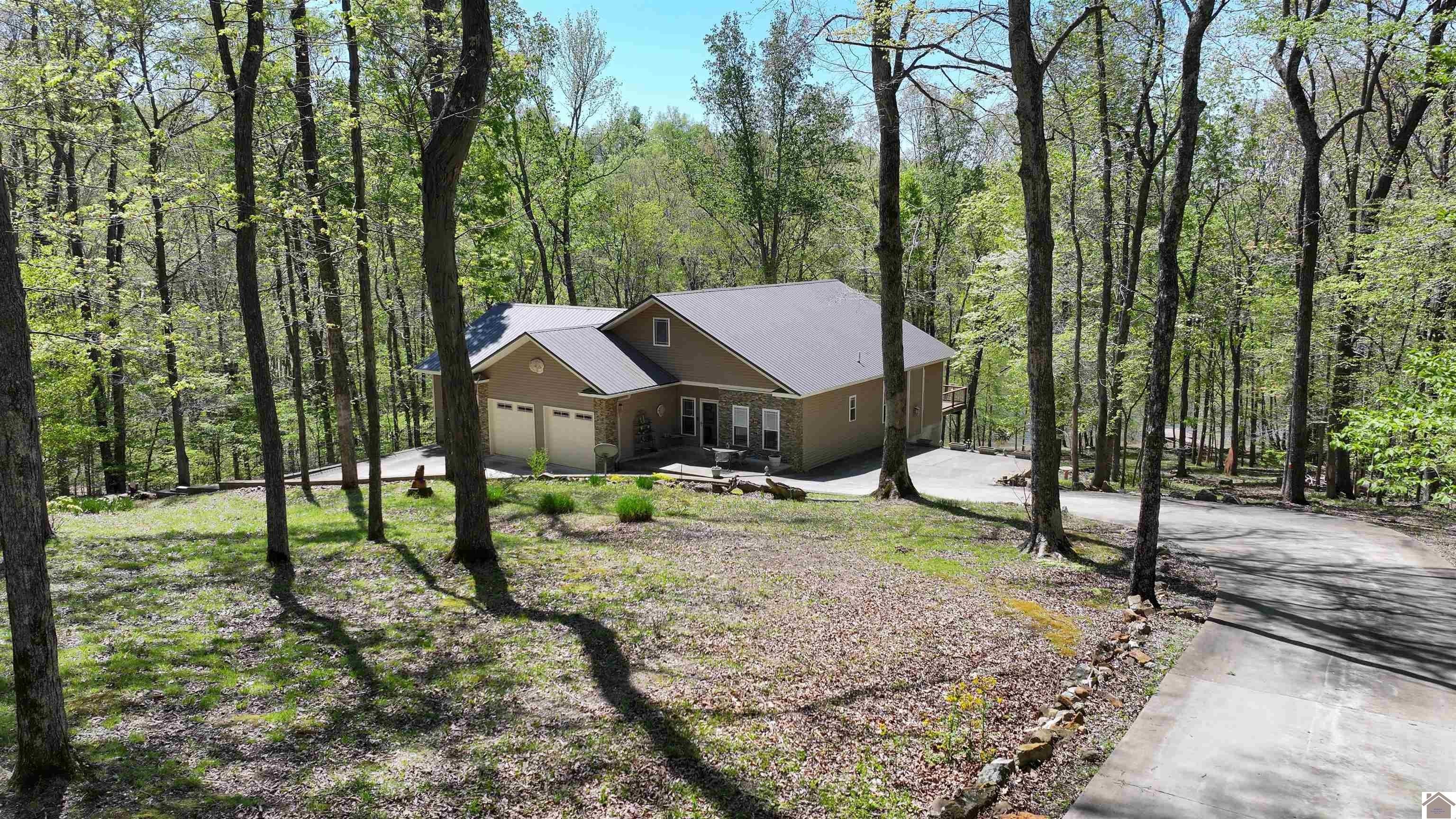 Single Family 3BR 3BA - 112 Lakeview Terrace, Cadiz, KY