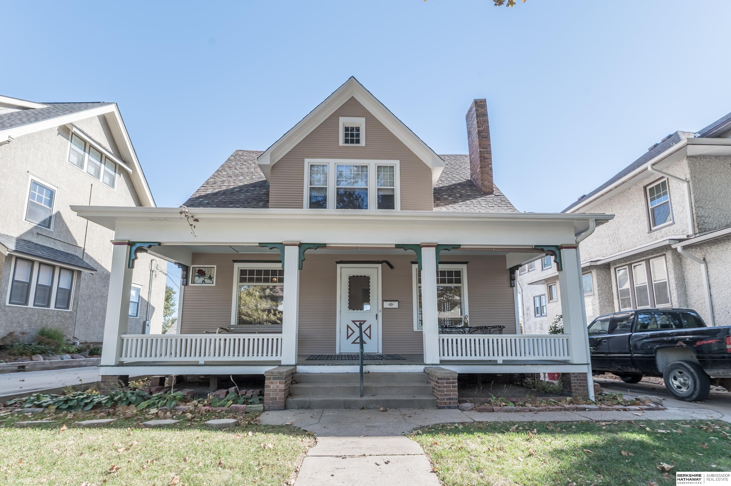 Single Family 4BR 2BA - 2325 Hanscom Boulevard, Omaha, NE