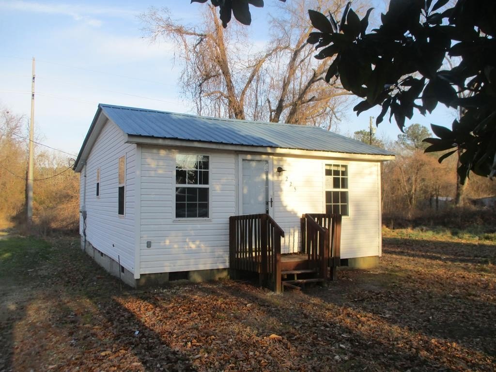 Single Family 2BR 1BA - 225 Shirley Ave., Honea Path, SC
