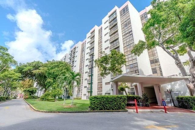 Condo 2BR 2BA - 17021 N Bay Rd, Sunny Isles Beach, FL