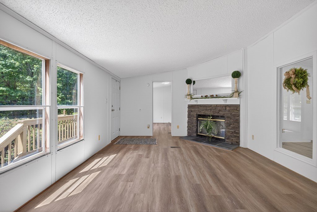 Single Family 3BR 2BA - 4055 Leigh Mountain Road, Green Bay, VA