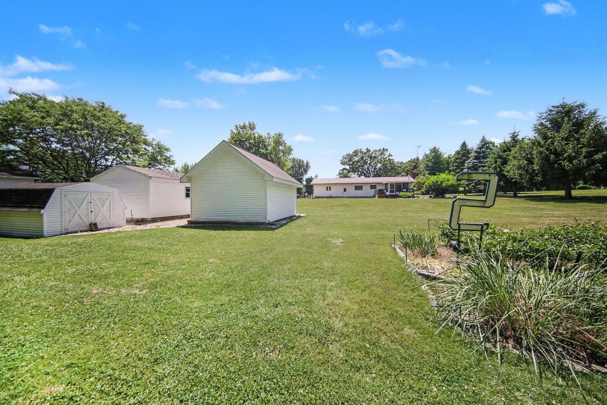 Single Family 3BR 2BA - 4555 Clinton Road, Jackson, MI