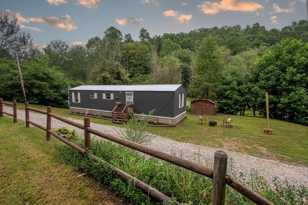 Single Family 2BR 1BA - 580 Atoah Circle, Robbinsville, NC