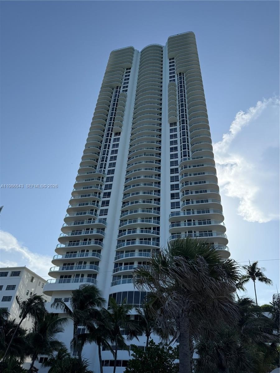 Condo 1BR 2BA - 6365 Collins Ave, Miami Beach, FL